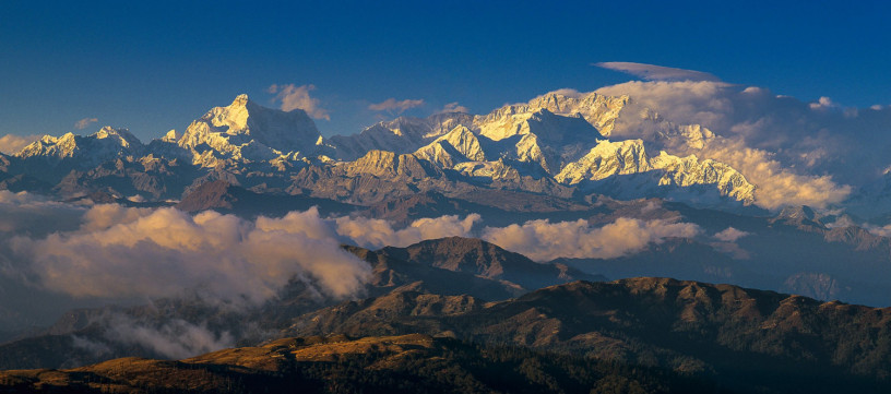 kangchenjunga-the-majestic-mountain-of-taplejung-nepal-big-0