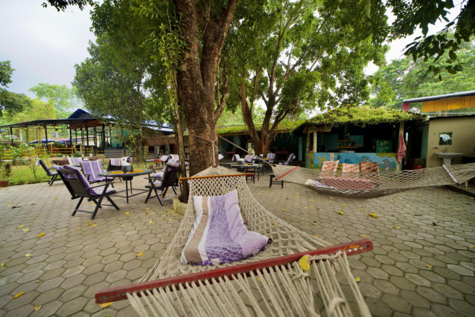 chitwan-gaida-lodge-garden-restaurant-big-0